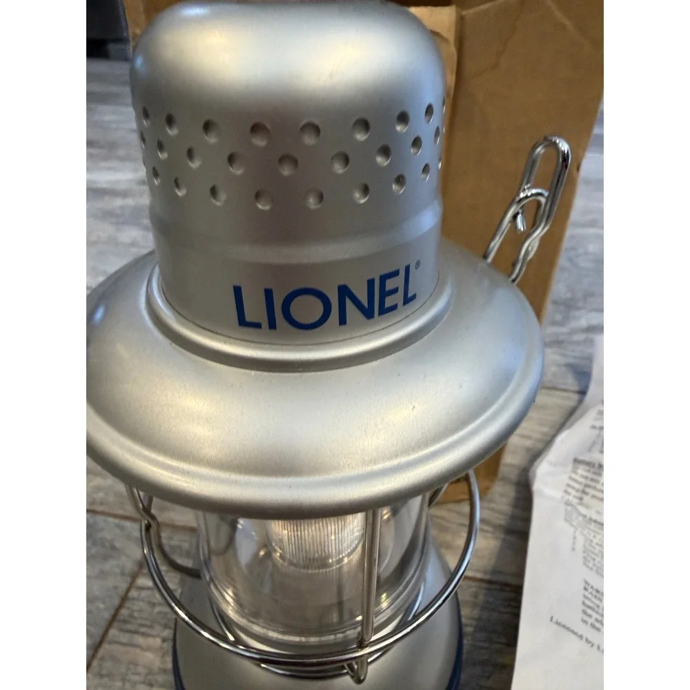 Lionel Conductor's Lantern COA LED 18722 Railroad Manual Box New Train
